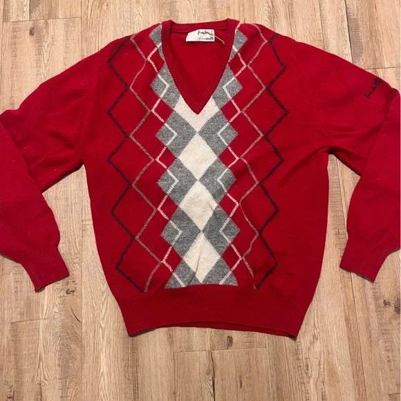 Pringle V-Neck Sweater in Red and Gray Argyle - Picture 2 of 2